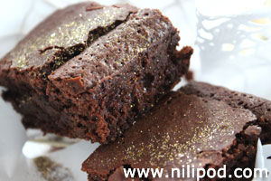 Chocolate brownies with edible glitter
