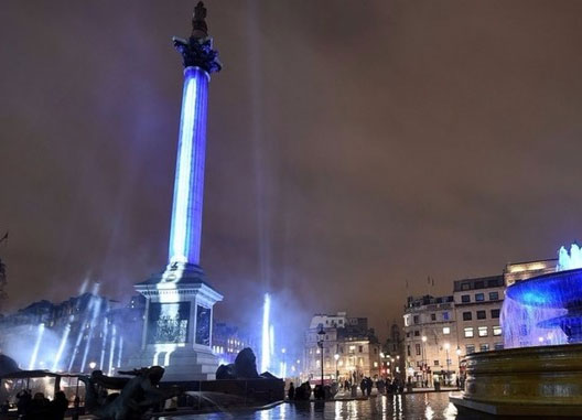 Photo of Nelson's Column as Lightsaber for Star Wars premiere