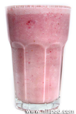 Photo of a strawberry smoothie in American diner glass